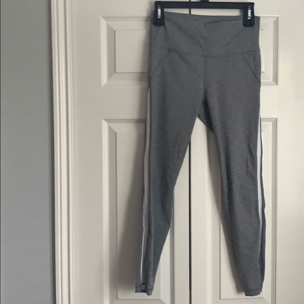 Athleta light gray crop legging